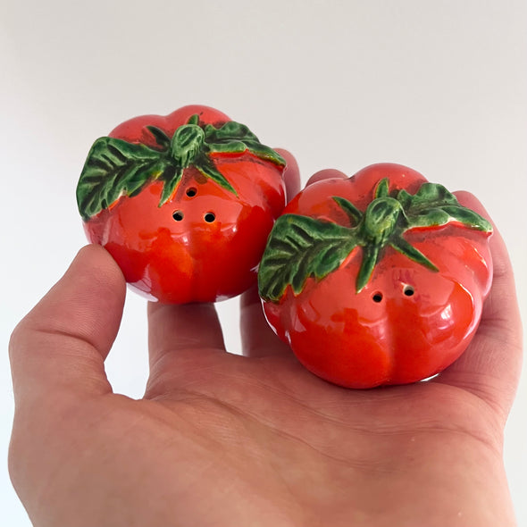vintage tomato salt and pepper shakers