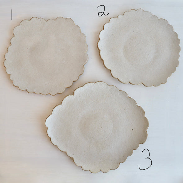 Ceramic oatmeal satin scalloped edge plates