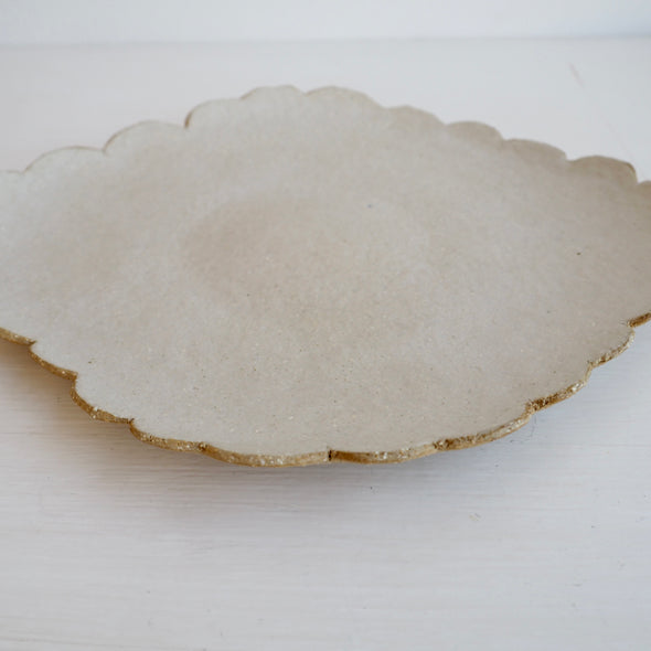 Ceramic oatmeal satin scalloped edge plates