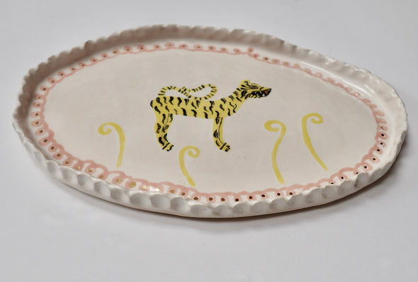 Decorative handmade ceramic oval tiger plate