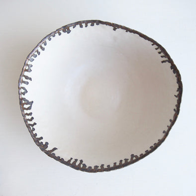 Satin white and gold ceramic fruit bowl