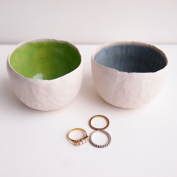 spring green and powder blue round ring bowls